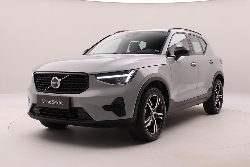 Volvo XC40 B3 DARK PLUS AUT CZ - fotografie inzerátu