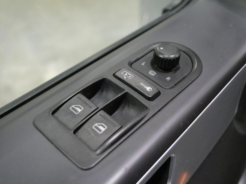 Volkswagen Multivan - fotka 15 z 29