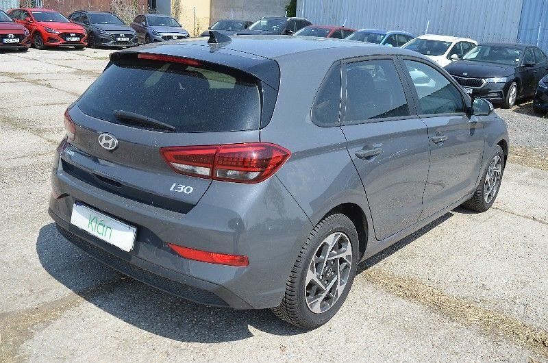 Hyundai i30 - fotka 2 z 11
