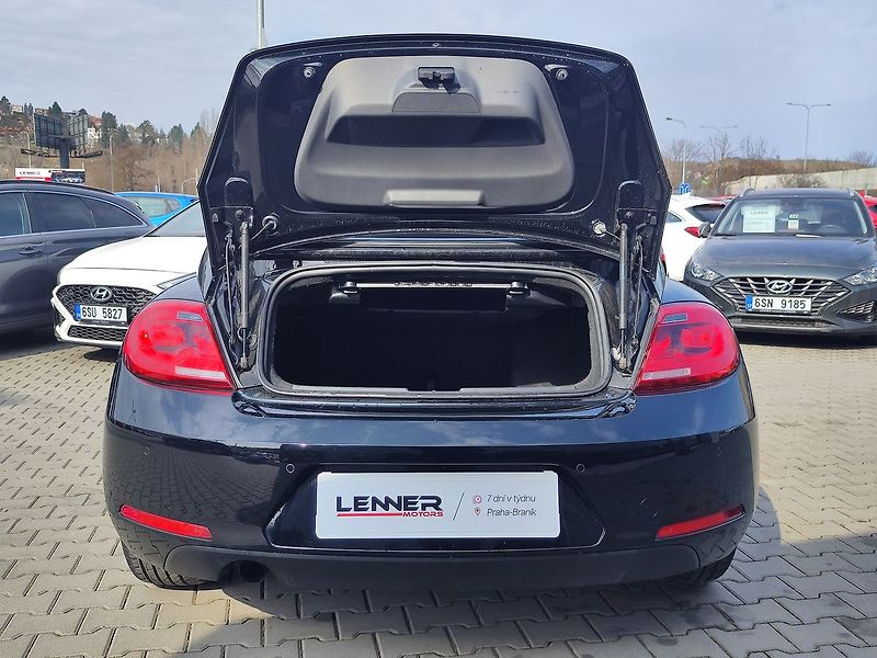 Volkswagen New Beetle 1.6 TDI/77kW Cabrio - fotka 15 z 33