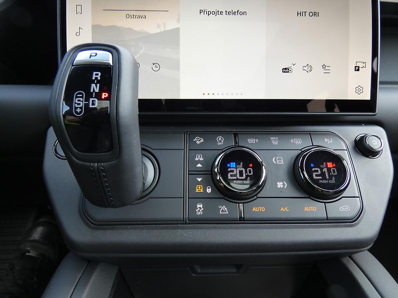 Land Rover Defender 110 4,4 OCTA P635 - fotka 33 z 46