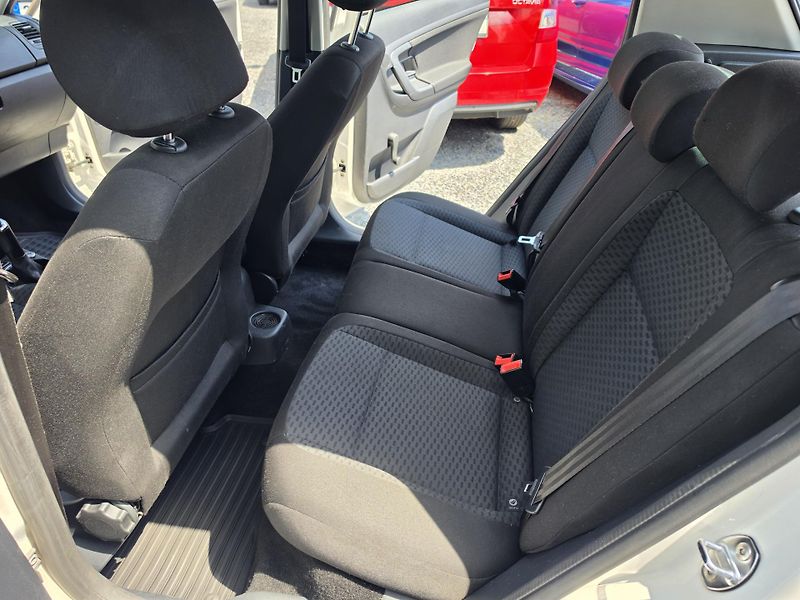 Škoda Fabia 1.2 TSI  - fotka 8 z 30