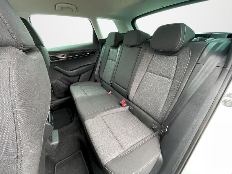 Škoda Karoq (2019) 1.6 TDI 85 kW Style Plus - fotka 27 z 34