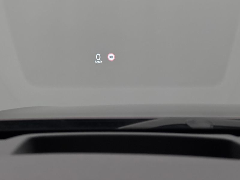 Volvo V90 CC D5 AWD POLESTAR REZERVACE - fotka 18 z 42