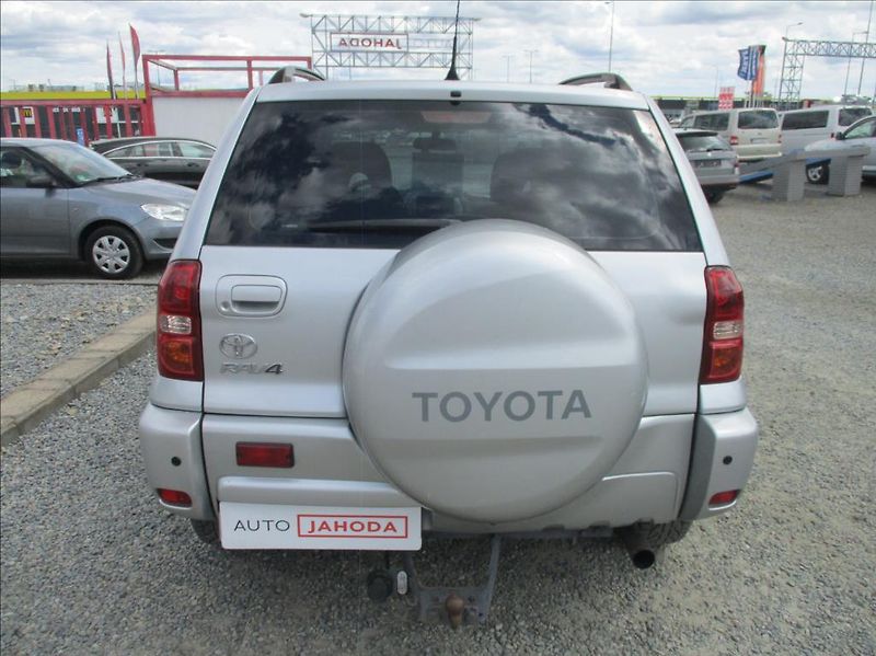 Toyota RAV4 2,0 D4D, klima,4x4,servis,tažn - fotka 6 z 34