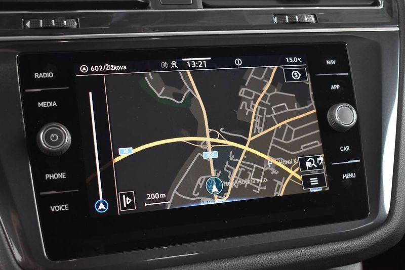 Volkswagen Tiguan Allspace (2022) 2.0TDI 110kW DSG,7 míst,tažné - fotka 20 z 25