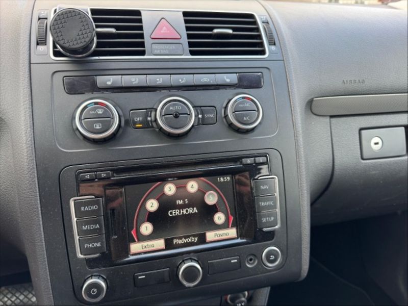 Volkswagen Touran 1,4 TSi 110kW CNG DSG - fotka 13 z 18