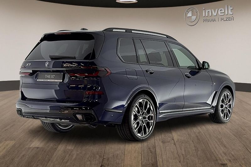 BMW X7 xDrive40d - fotka 3 z 24