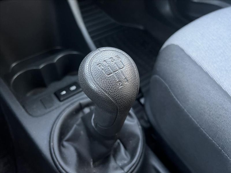 Škoda Fabia 1,6 TDi, Klima - fotka 16 z 17
