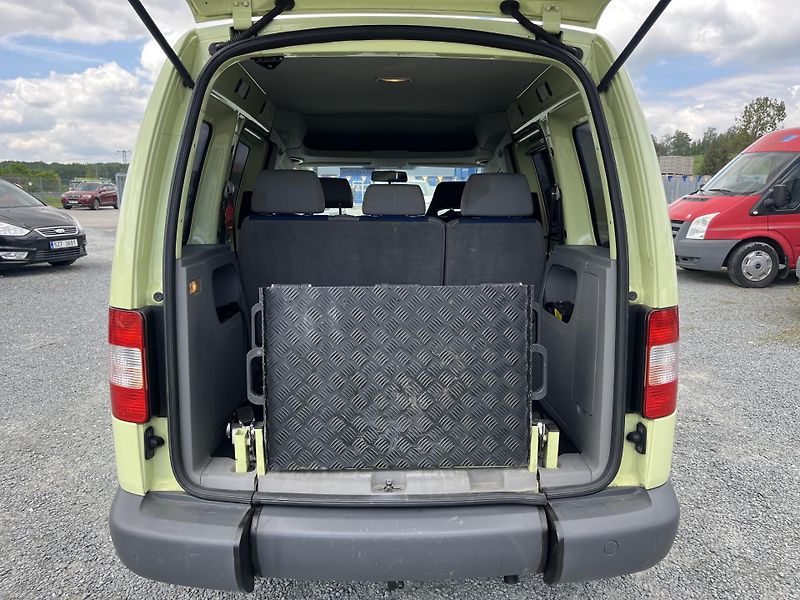 Volkswagen Caddy (2008) PRO OSOBY S OMEZENOU POHYBLIVO - fotka 6 z 13