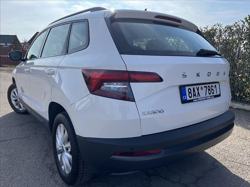 Škoda Karoq 2,0 TDi 110 4x4 DSG TAŽNÉ -DPH - fotka 45 z 47