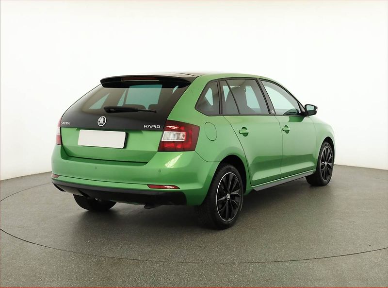 Škoda Rapid (2018) Spaceback 1.0 TSI, Xenony - fotka 5 z 19
