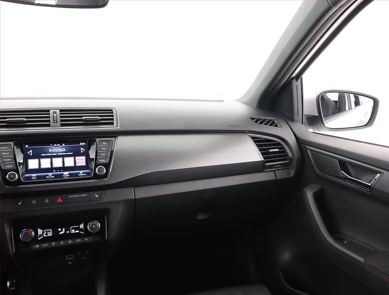 Škoda Fabia (2019) Style Plus 1.0 TSI, Serv.kniha - fotka 8 z 24