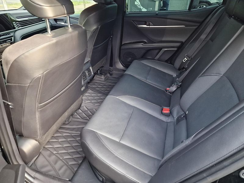 Toyota Camry (2024) 2.5 Hybrid EXECUTIVE - fotka 11 z 23
