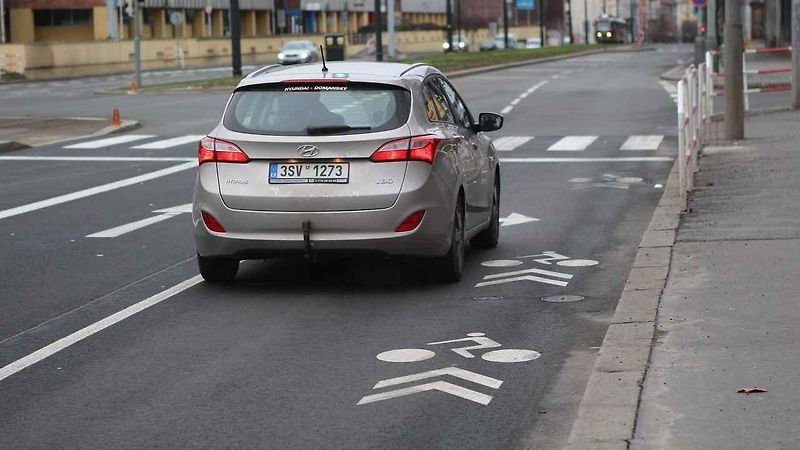Konec vyhrazeného pruhu pro cyklisty