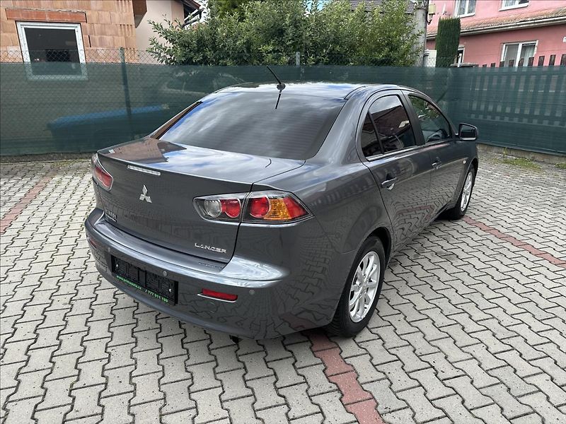 Mitsubishi Lancer 1,6 33 tis KM !! TOP STAV !! - fotka 3 z 27