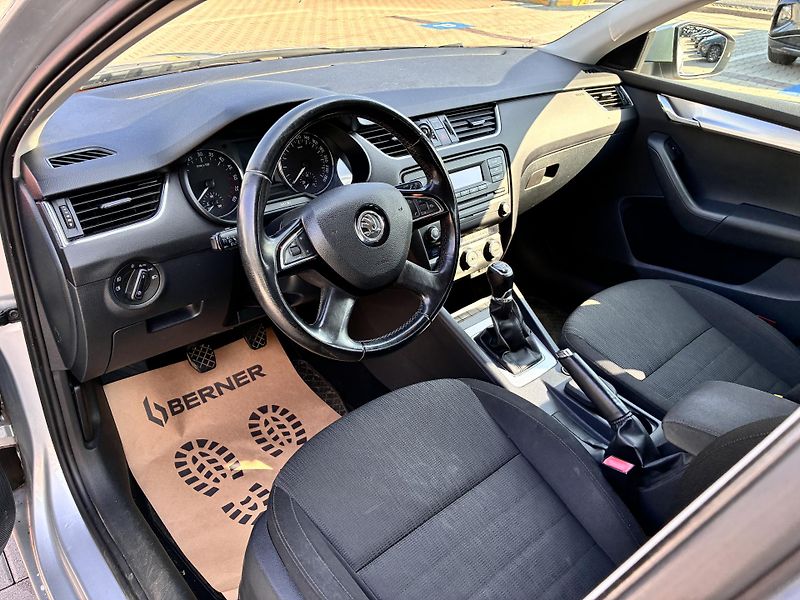 Škoda Octavia Kombi 1.6TDi 77kW 4x4 ELEGANCE - fotka 9 z 26