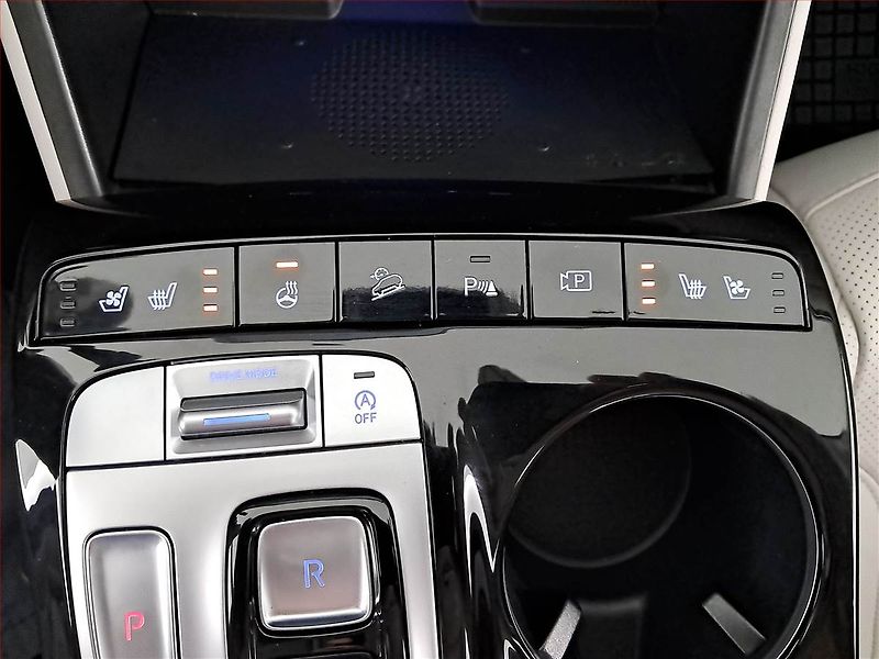Hyundai Tucson (2022) 1.6 T-GDI 48V MHEV - fotka 17 z 19