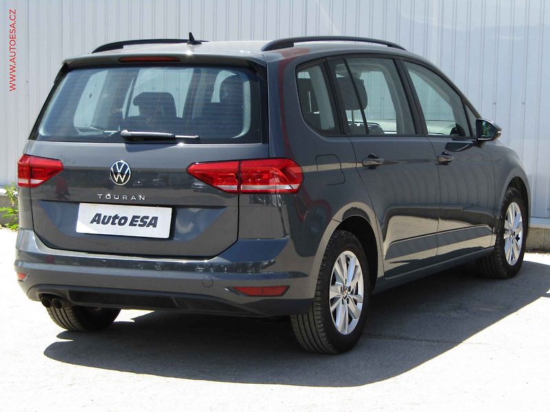 Volkswagen Touran (2022) 2.0 TDi, Comfortline, DSG - fotka 4 z 20