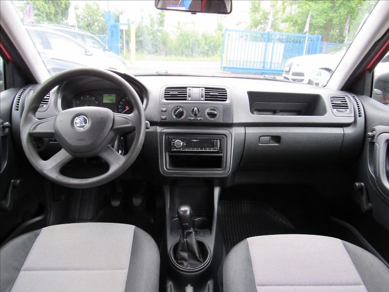Škoda Fabia 1,2 i 44kW Active - fotka 11 z 28