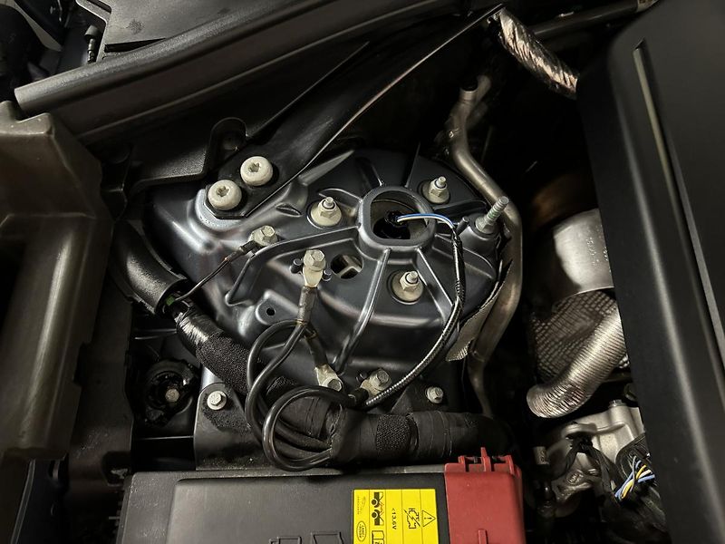 Land Rover Range Rover Velar (2022) P400e Plug in Hybrid 4x4 - fotka 55 z 67