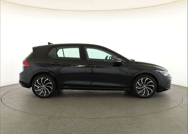 Volkswagen Golf (2021) 1.5 eTSI, Serv.kniha, Tempomat - fotka 6 z 17