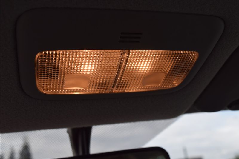Toyota Yaris 1,0 i 51KW ZAD. PARK. SENZORY - fotka 32 z 40