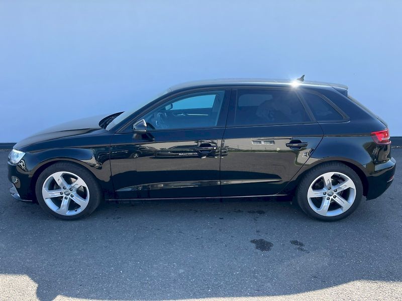 Audi A3 (2017) Nové Sportback Linie Sport 1.6 - fotka 3 z 28