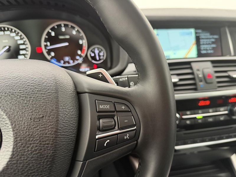 BMW X3 3.0d*190kw*4x4*M-Packet*Pano* - fotka 23 z 44