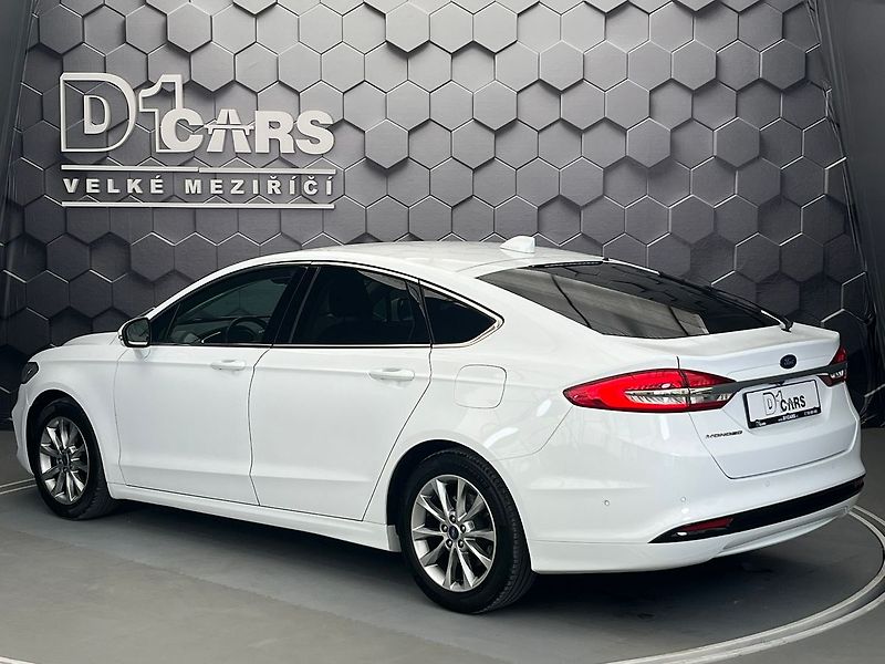 Ford Mondeo 2,0 Titanium LED Dynamic - fotka 2 z 52