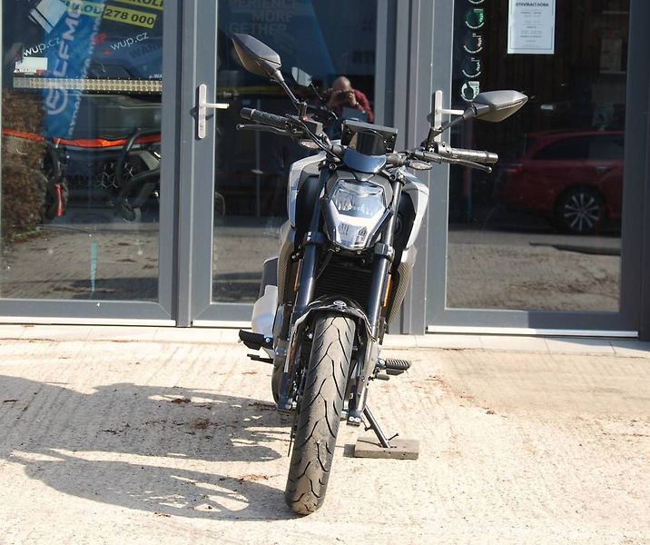 CFMOTO 300 NK (2026) 300NK - fotka 7 z 25