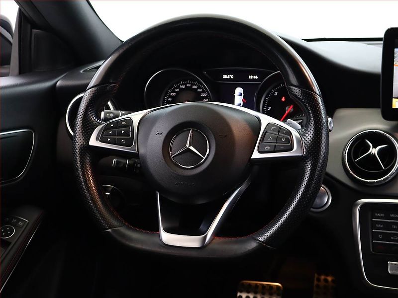 Mercedes-Benz CLA (2016) 220 CDI 4MATIC, 4X4, Automat - fotka 13 z 19