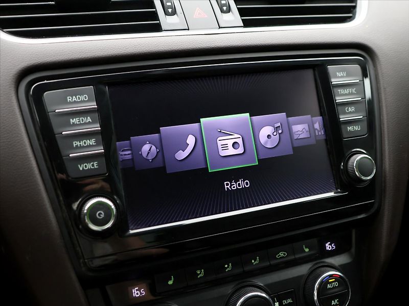 Škoda Octavia 2,0 TDI 135kW 4x4 DSG Scout - fotka 22 z 32