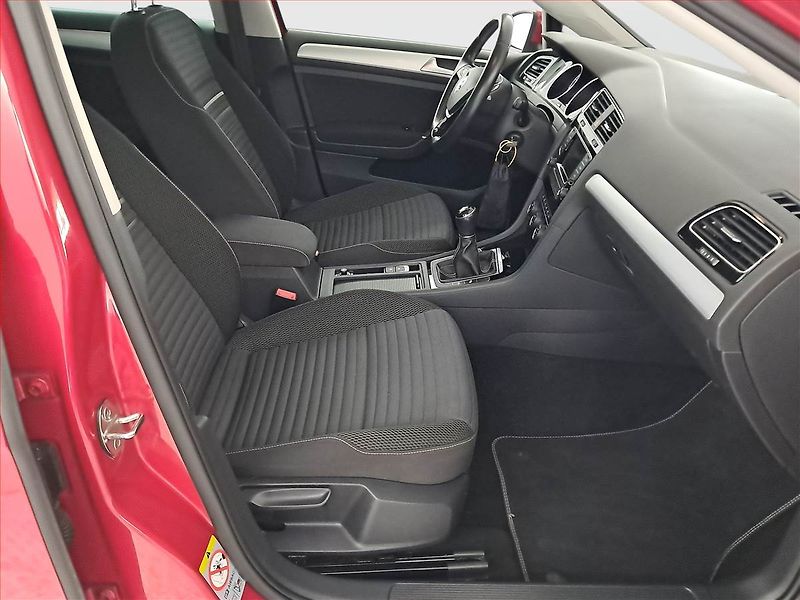 Volkswagen Golf (2014) Comfortline 1.2 TSI - fotka 9 z 17