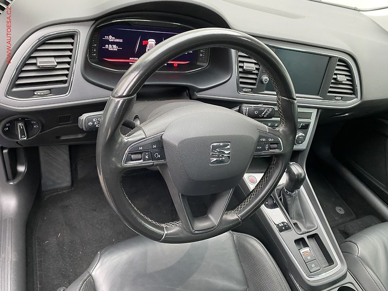 Seat Leon (2019) 1.6 TDi, Style, DSG, LED, ALU - fotka 12 z 18