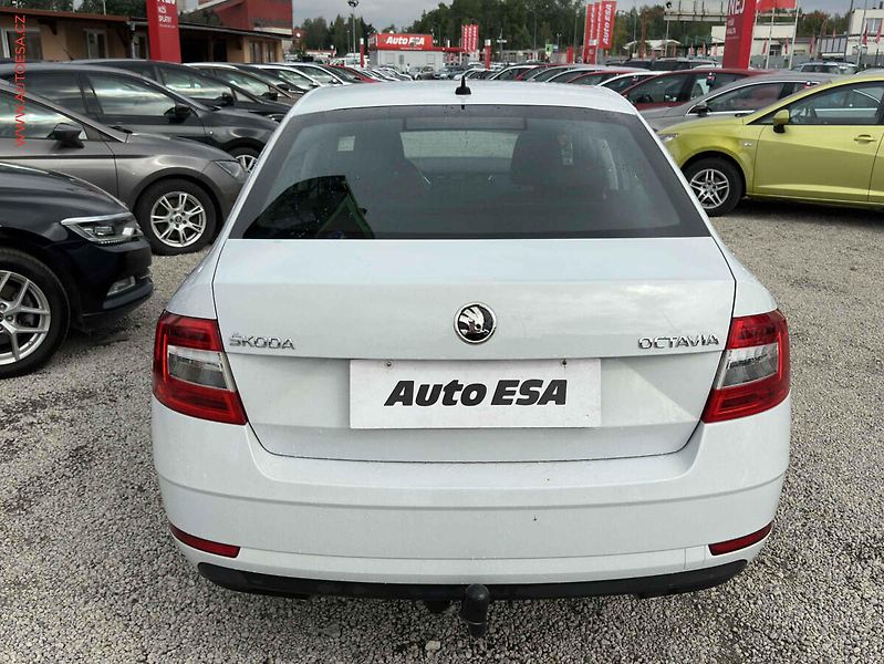 Škoda Octavia (2018) 2.0 TDi, ČR, AC, výhřev sed - fotka 5 z 17
