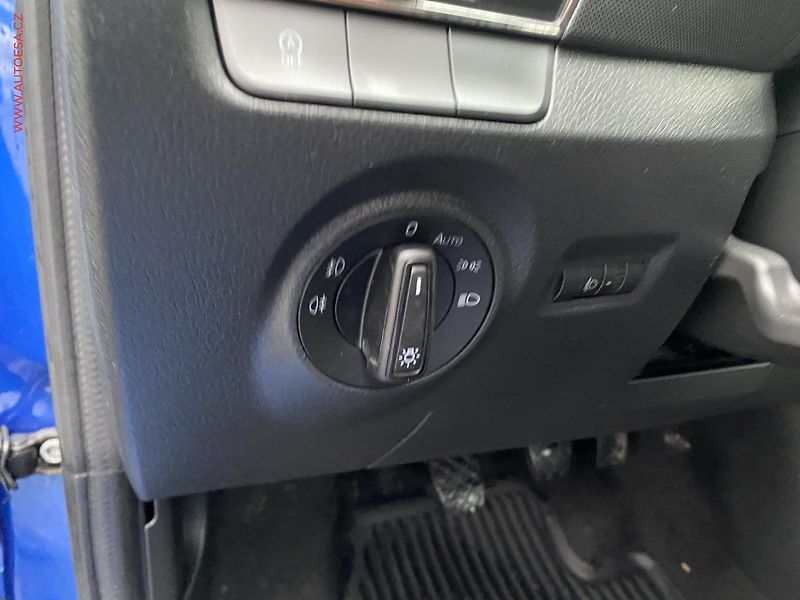 Škoda Fabia (2019) 1.0 TSi, ČR, Ambition, +pneu - fotka 15 z 17