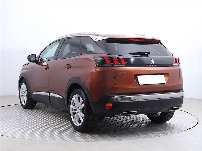 Peugeot 3008 (2019) Allure 1.5 BlueHDi, ČR,1.maj - fotka 4 z 20