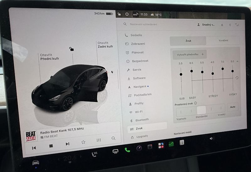 Tesla Model Y (2024) Long Range Dual Performance - fotka 15 z 17