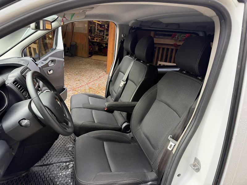 Renault Trafic (2020) Combi - fotka 11 z 16