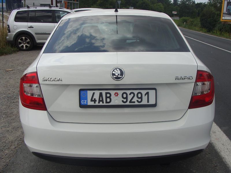 Škoda Rapid 1.2 TSi Ambiente, koupeno v ČR - fotka 5 z 22