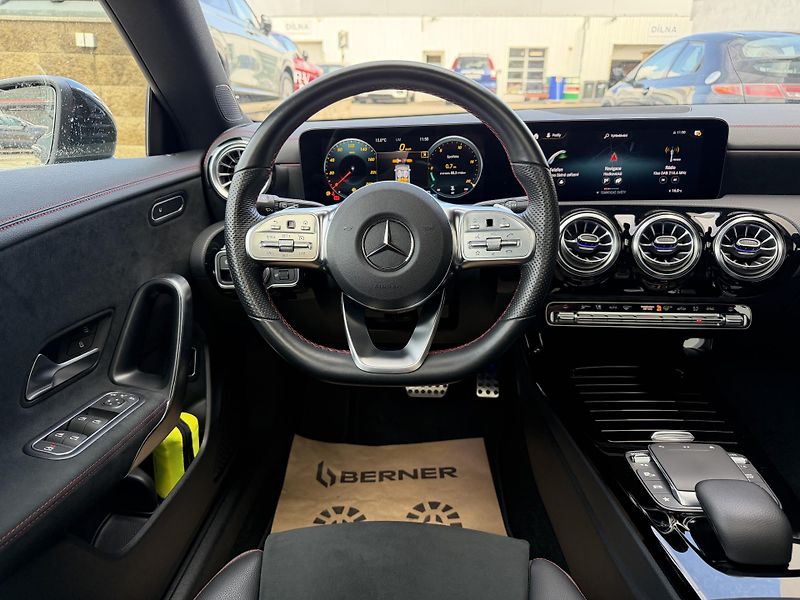 Mercedes-Benz CLA 220d Shooting Brake AMG - fotka 10 z 37