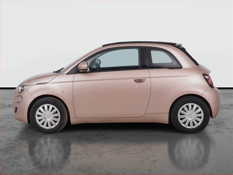 Fiat 500e (2023) 42 kWh, SoH 96% - fotka 3 z 20