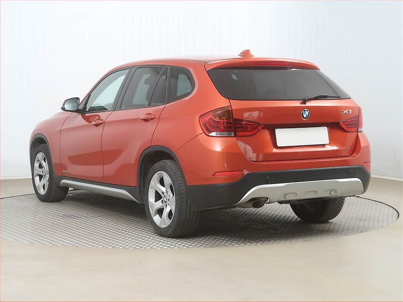BMW X1 (2014) sDrive16d, Park. senzory - fotka 4 z 15