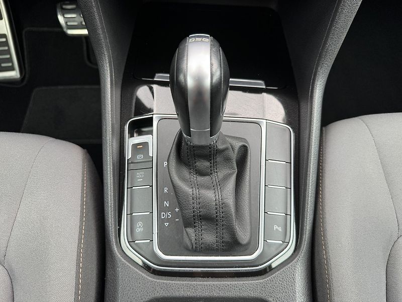 Volkswagen Golf Sportsvan (2016) 1.4TSi R-Line DSG Xenony Navi - fotka 8 z 48