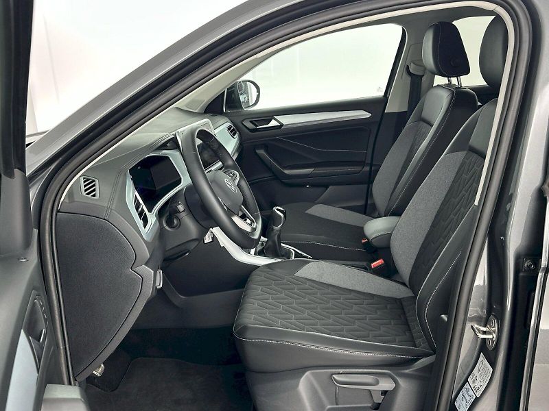 Volkswagen T-Roc (2025) Life GOAL 1.0 TSI 85kW - fotka 7 z 27