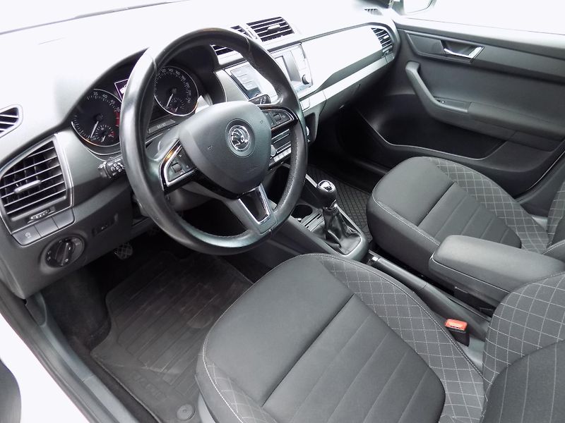 Škoda Fabia (2016) 1.4 TDi  1. majitel - fotka 9 z 12