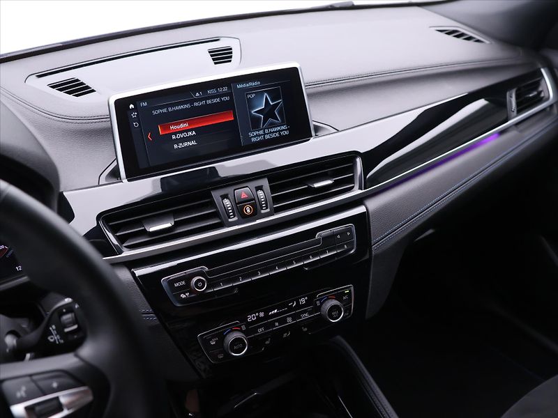 BMW X2 2,0 20xD 140kW Aut. CZ M-Sport - fotka 22 z 36