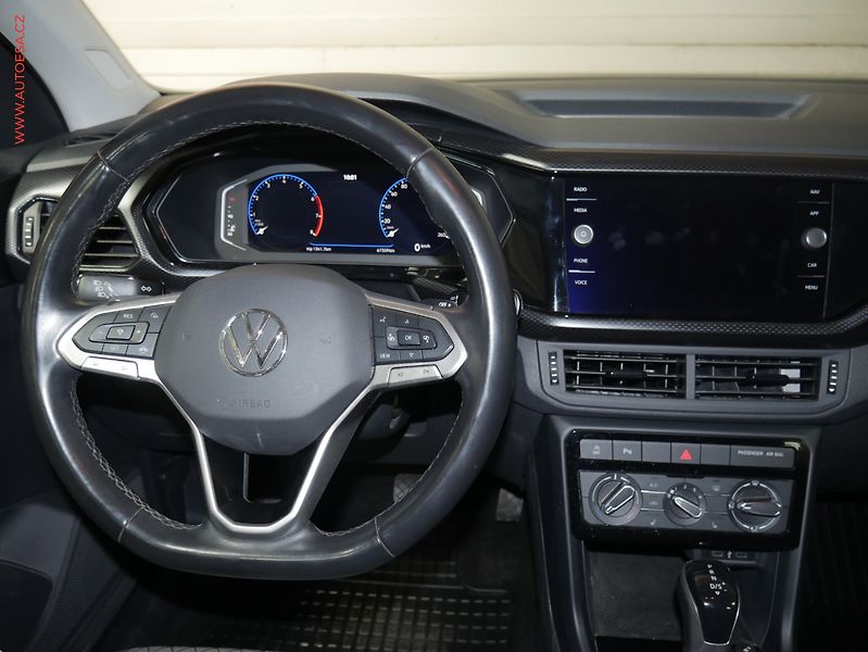 Volkswagen T-Cross (2023) 1.0 TSi, 2.maj,ČR, Life, DSG - fotka 13 z 21