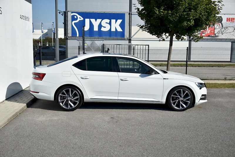 Škoda Superb (2021) Sportline 1.5 TSI DSG - fotka 13 z 35